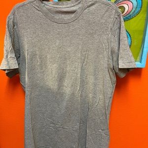 Men’s gray lululemon T-shirt size M